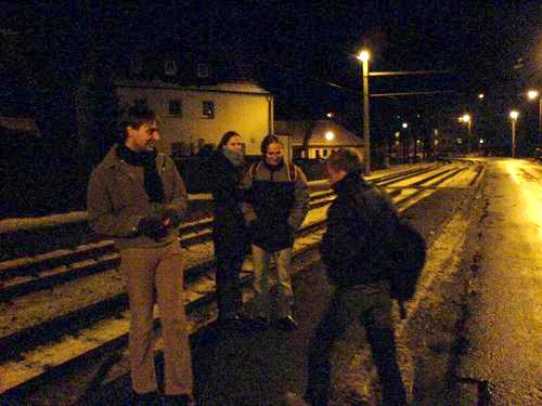 Da stehen sie und warten.