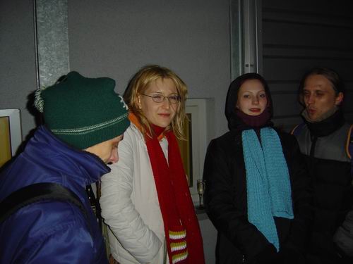 Da stehen sie und warten.